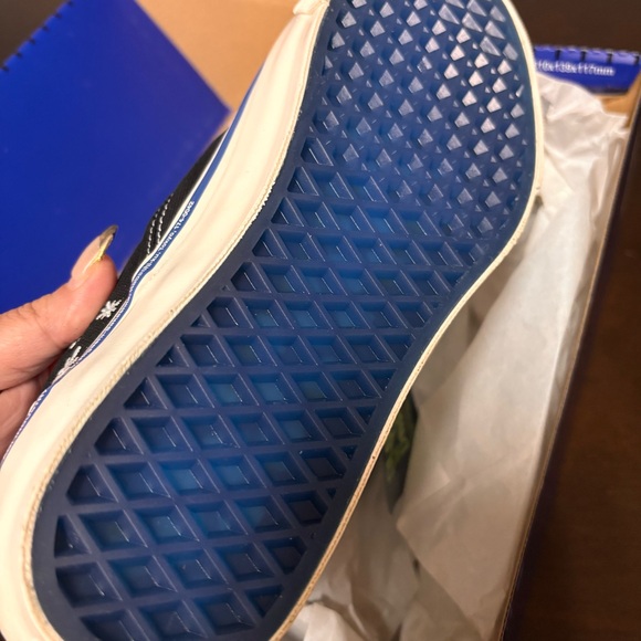 Better™ Gift Shop - AOI Industry / Vans - Black "KiraKira" Slip On GLOW IN DARK - Picture 13 of 13